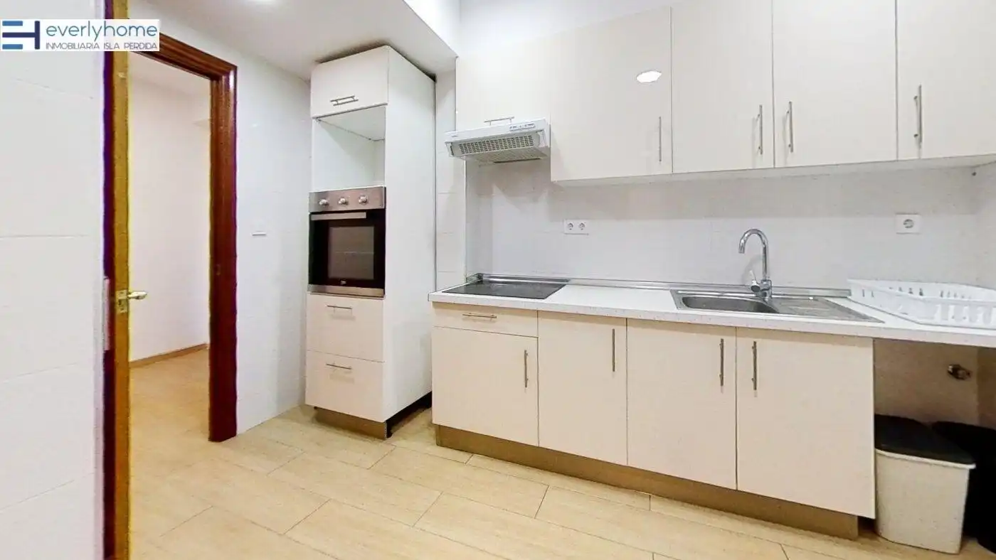 Kitchen of Flat for share in Valencia