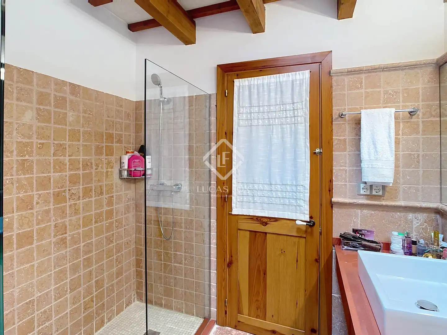 Badezimmer von Haus oder Chalet zum Verkauf in Ciutadella de Menorca mit Klimaanlage, Heizung und Privatgarten