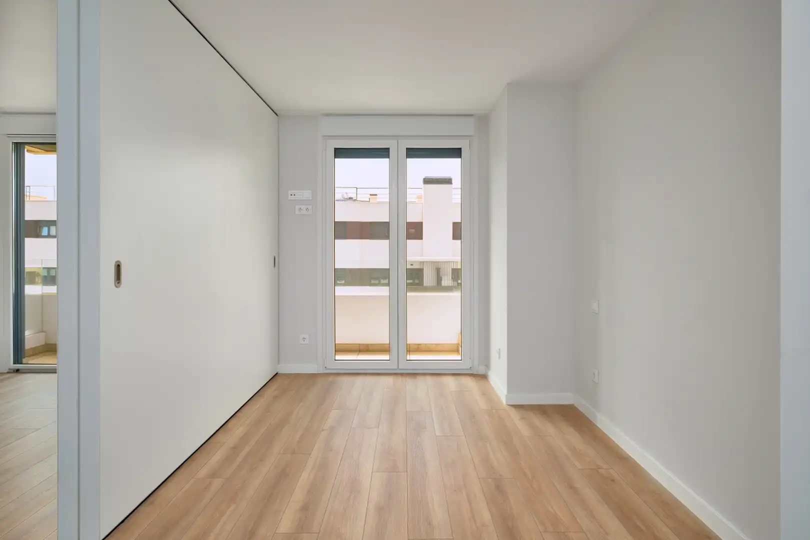 Schlafzimmer von Wohnung zur Miete in Madrid mit Klimaanlage, Terrasse und Abstellraum