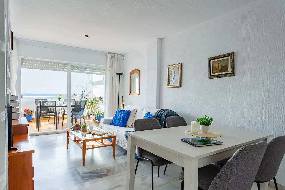 Habitación de Apartamento de alquiler en Almuñécar con Terraza y Amueblado