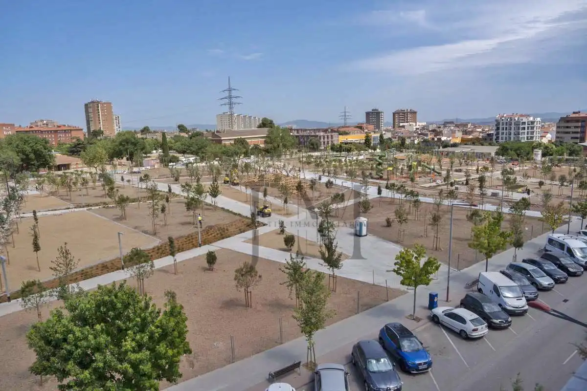 Maisonette zum Verkauf in Terrassa mit Heizung, Terrasse und Abstellraum