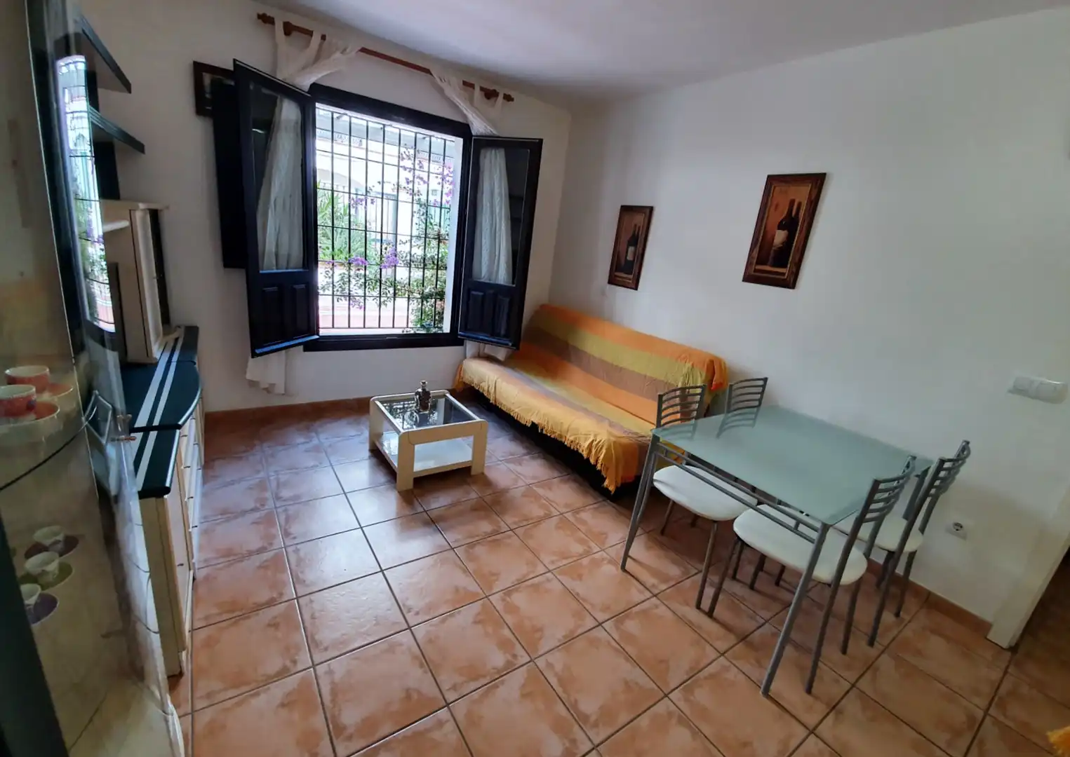 Sala d'estar de Apartament en venda en Vélez de Benaudalla amb Aire condicionat, Calefacció i Terrassa