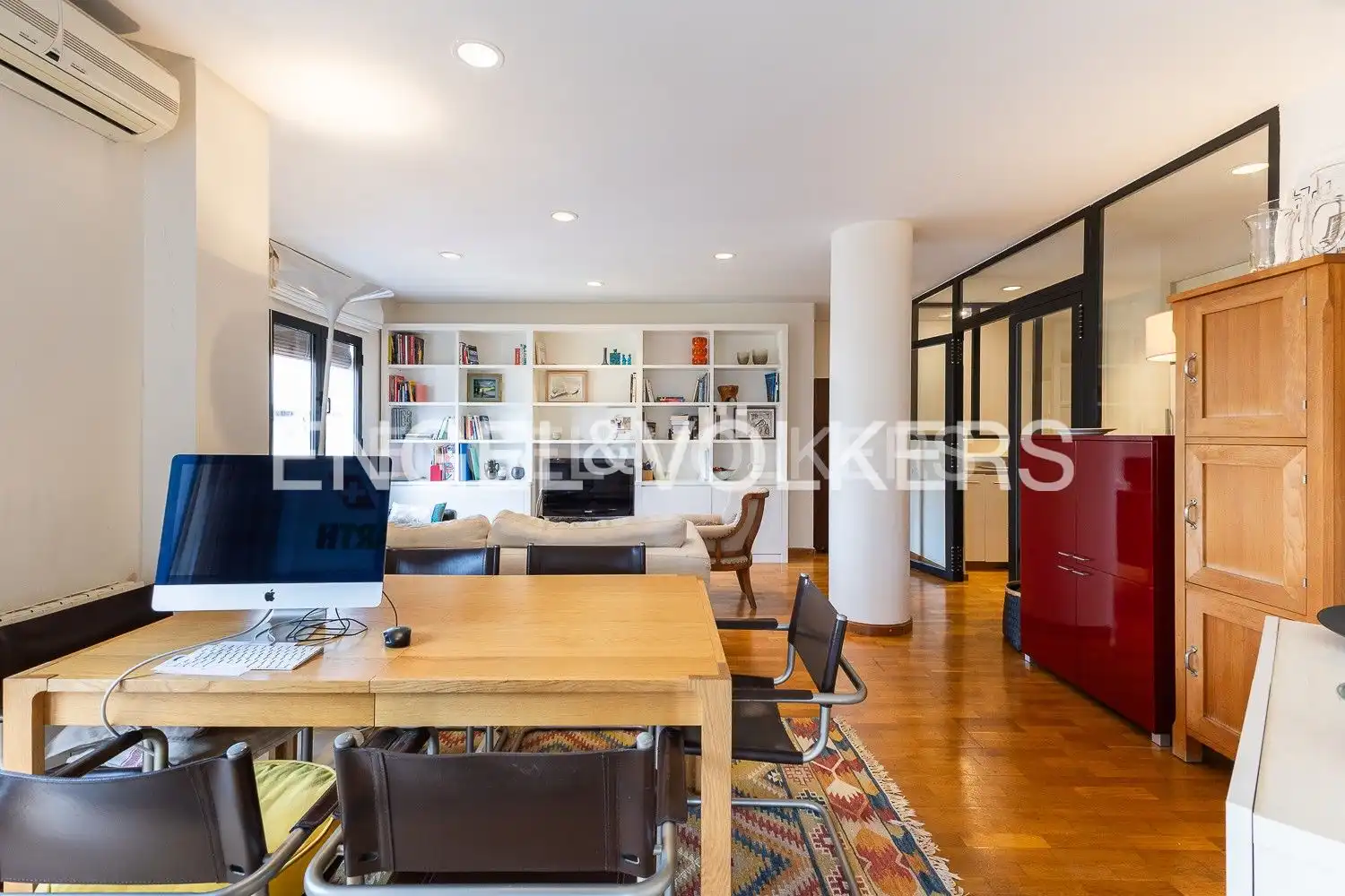 Flat for sale in Valencia  with Air Conditioner, Heating and Parquet flooring
