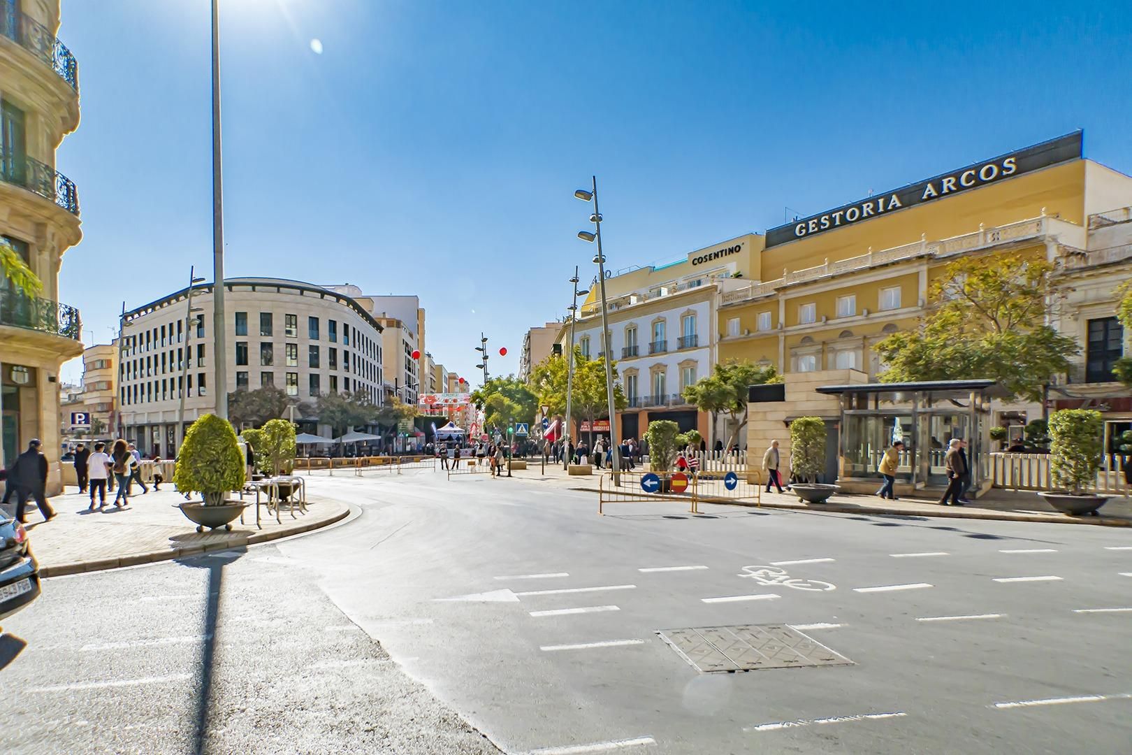 Vista exterior de Pis en venda en  Almería Capital amb Aire condicionat i Parquet