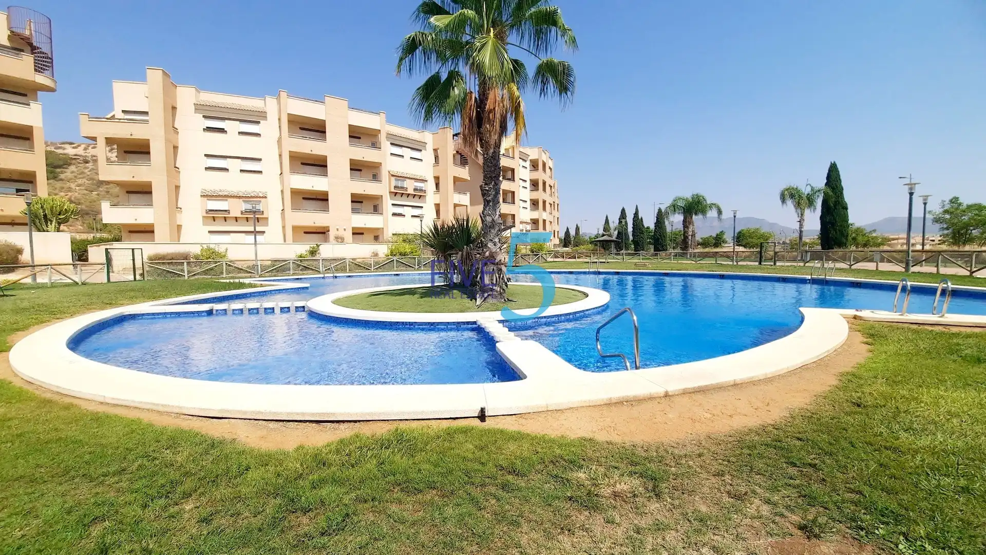 Piscina de Pis en venda en Murcia amb Aire condicionat, Calefacció i Terrassa