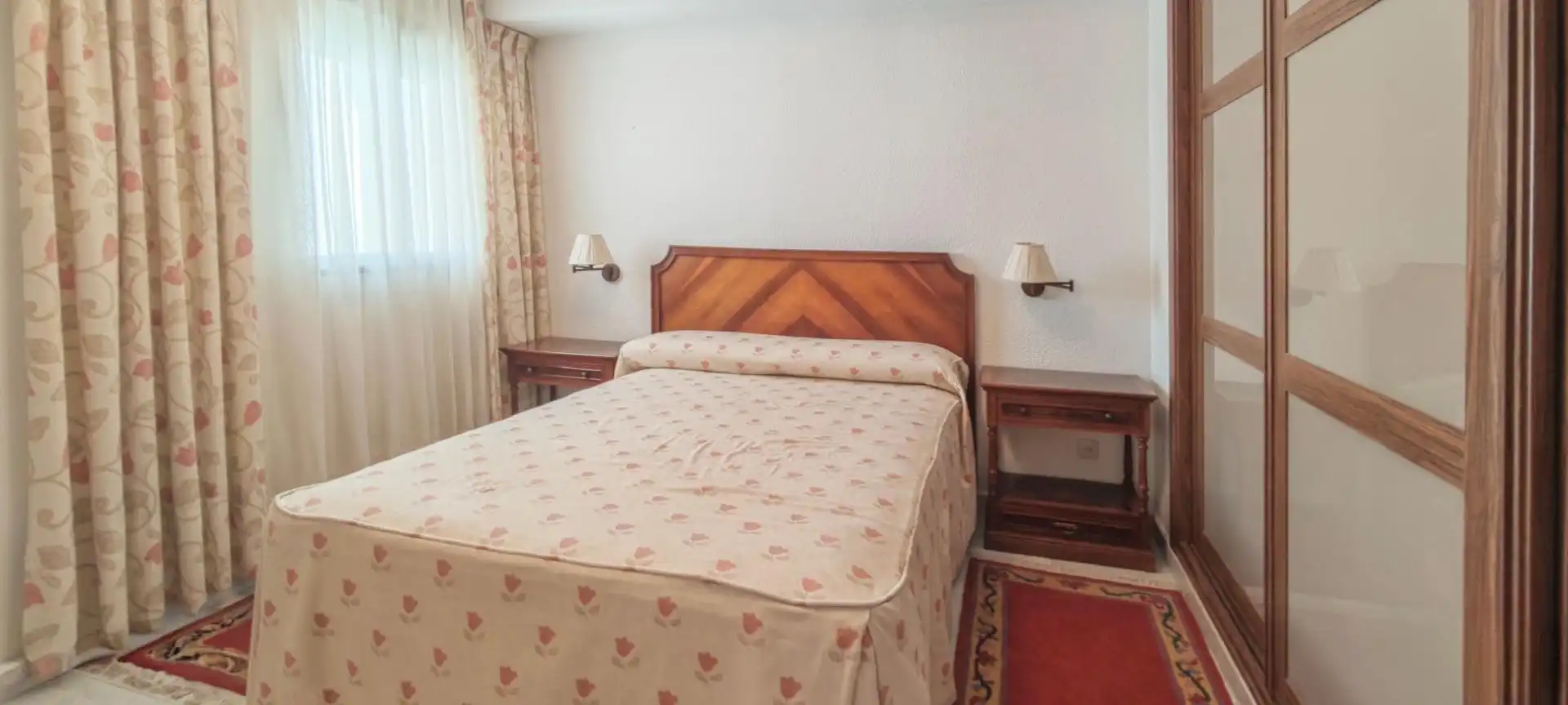 Bedroom of Flat for rent in Madrid  with Air Conditioner, Heating and Furnished