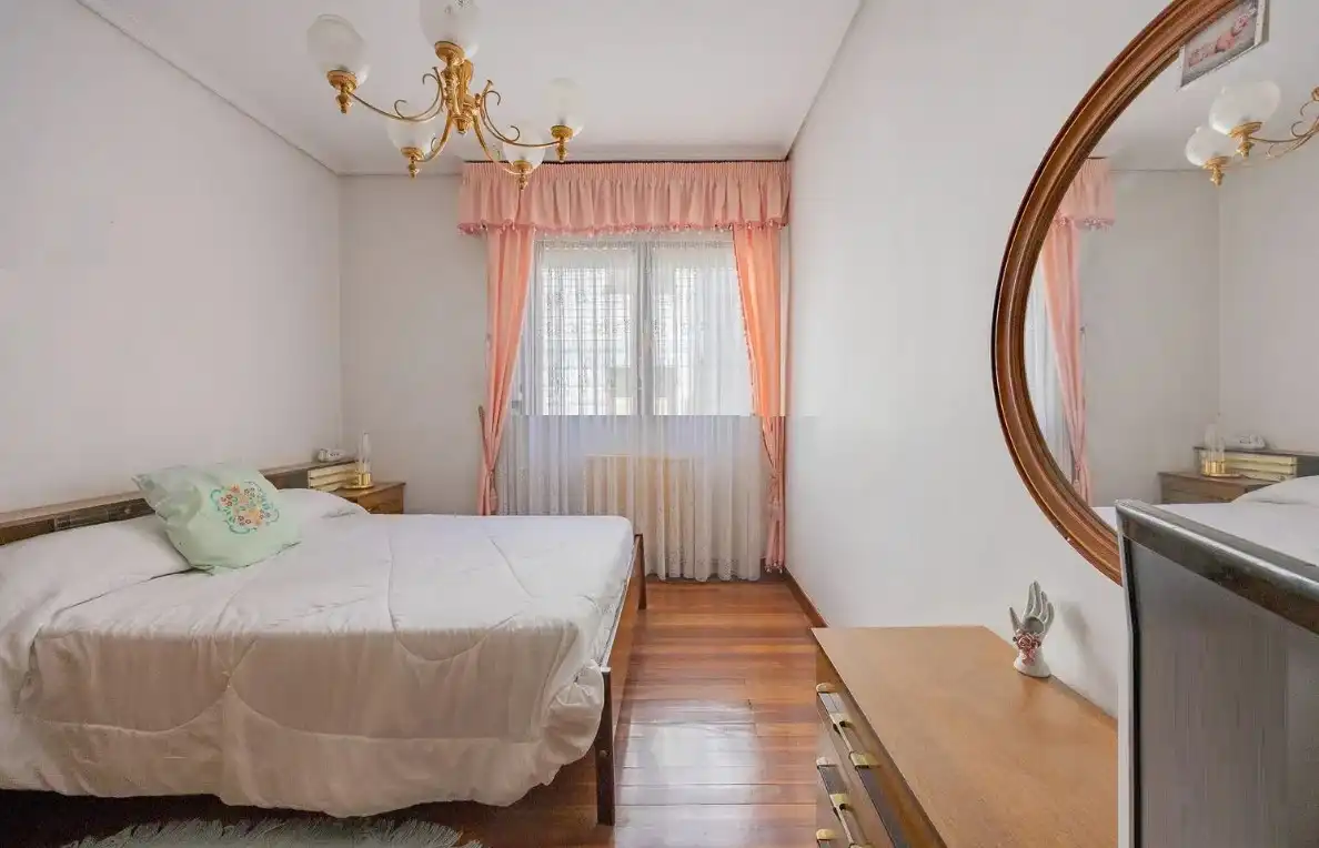 Bedroom of Flat for sale in Bilbao   with Heating and Balcony