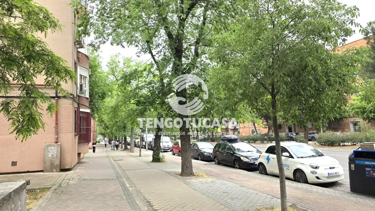 Vista exterior de Piso en venta en Madrid con Amueblado