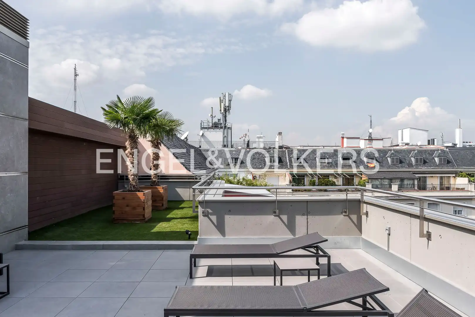 Terrace of Flat for rent in Madrid  with Air Conditioner, Heating and Storage room