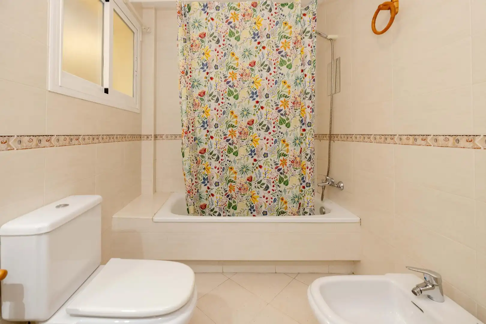 Badezimmer von Wohnung zum Verkauf in Almogía mit Klimaanlage, Terrasse und Abstellraum