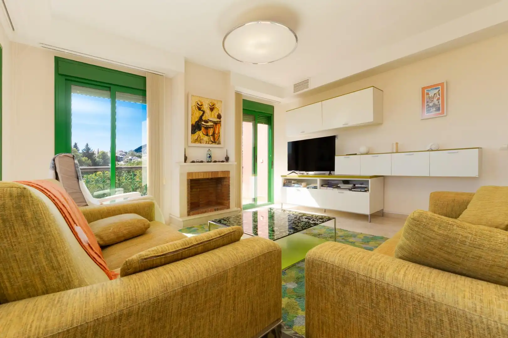 Sala de estar de Dúplex en venta en Fuengirola con Terraza, Trastero y Piscina comunitaria