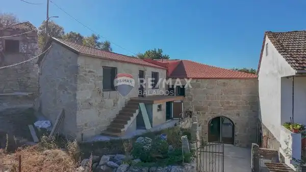 Vista exterior de Casa o xalet en venda en Cenlle amb Jardí privat
