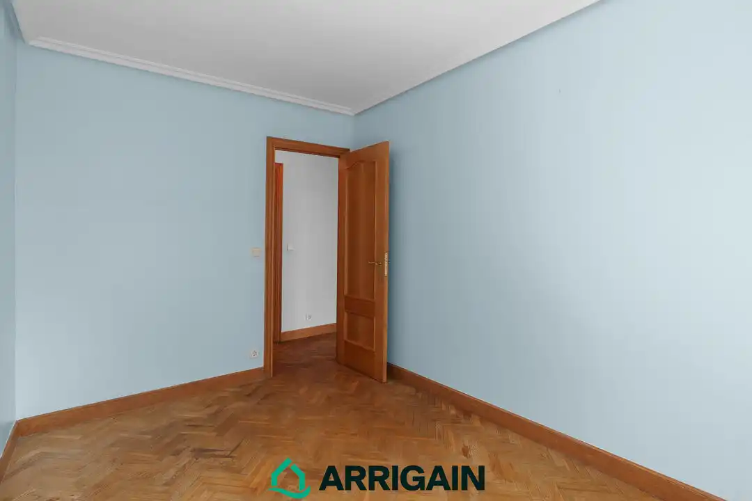 Habitación de Piso en venta en Donostia - San Sebastián  con Calefacción, Terraza y Trastero