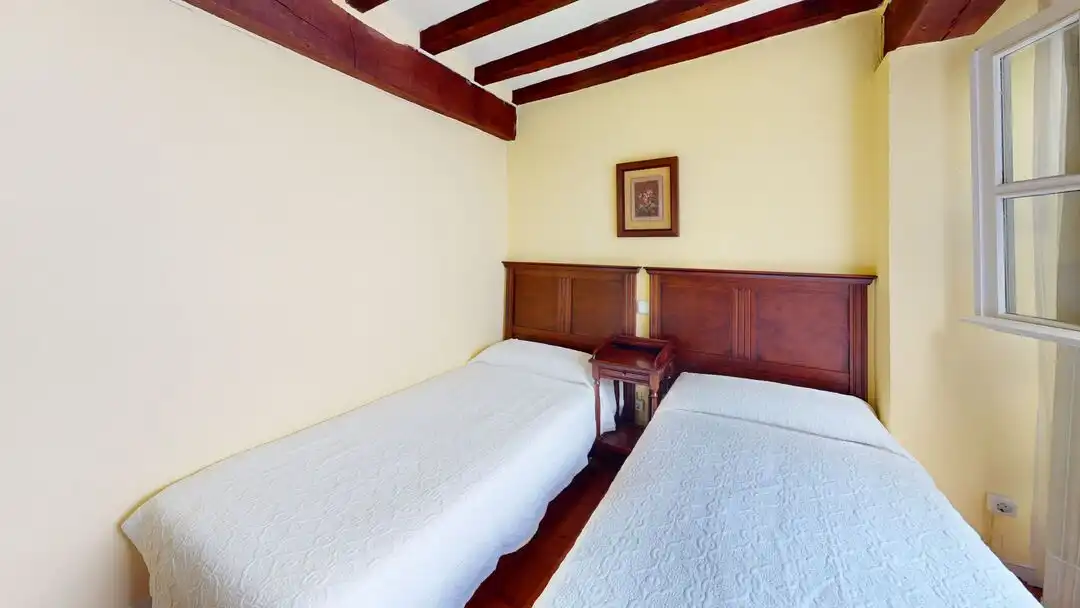 Habitación de Dúplex en venta en Santillana del Mar