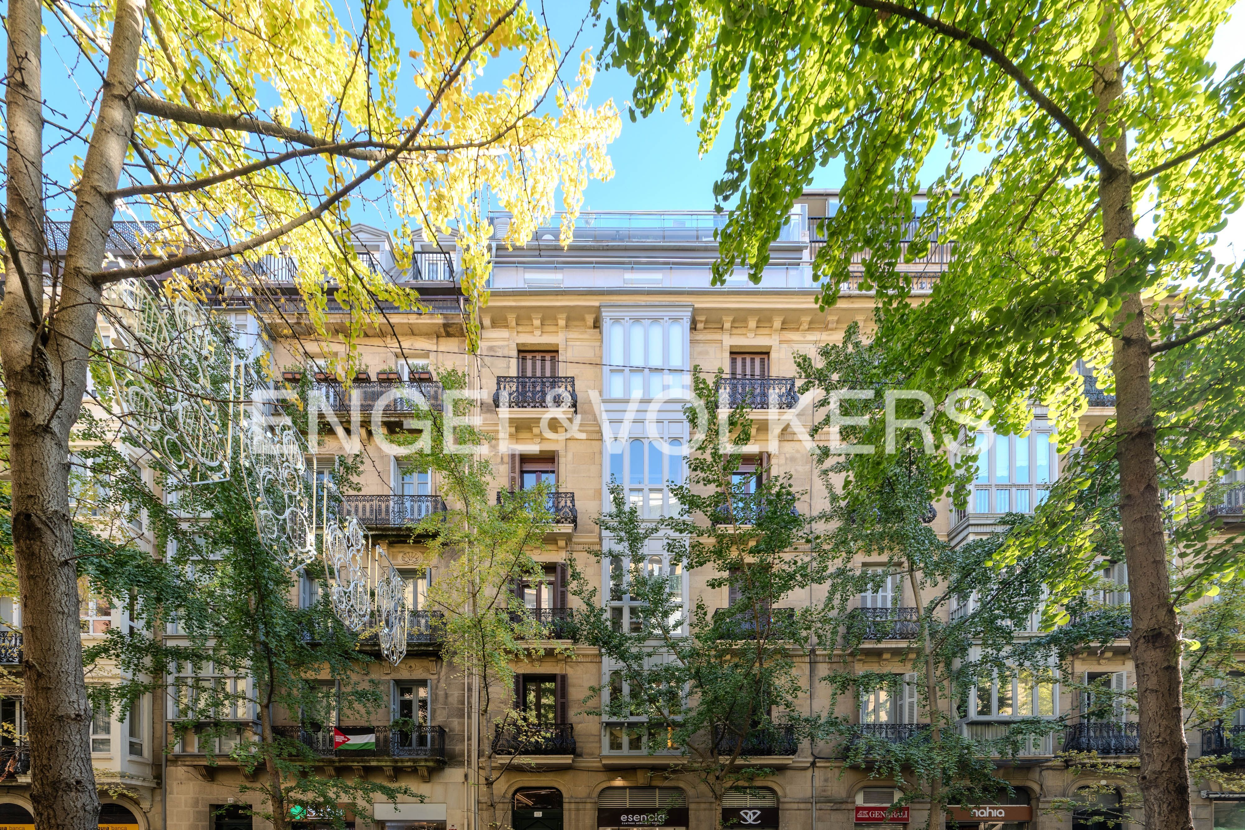 Vista exterior de Apartament en venda en Donostia - San Sebastián  amb Calefacció i Traster