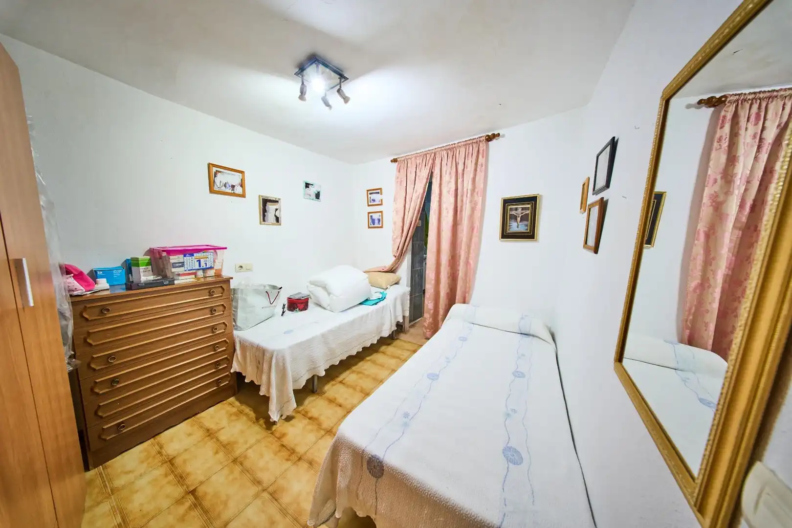 Habitación de Casa adosada en venta en Montillana