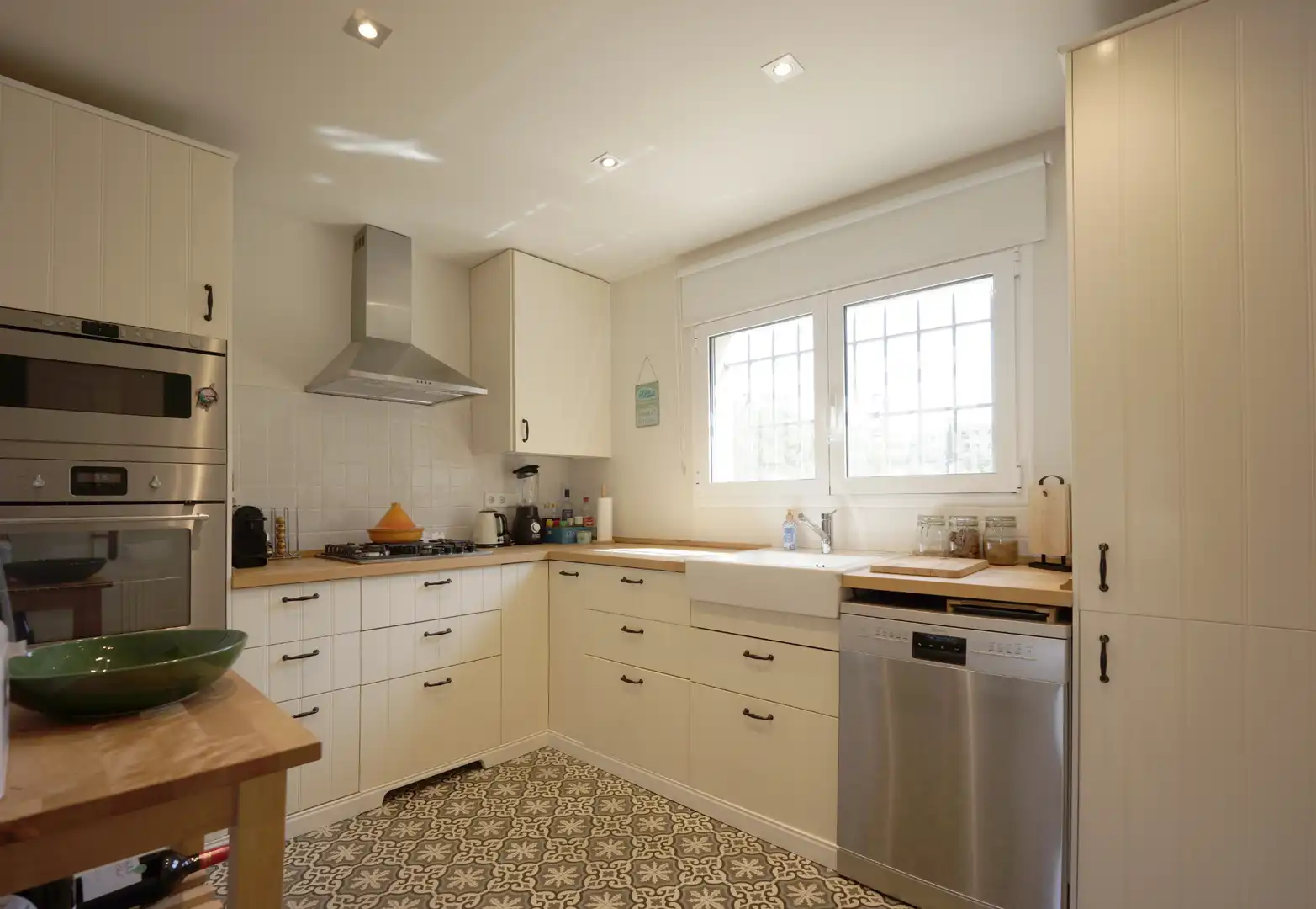 Cocina de Casa adosada en venta en Sant Feliu de Guíxols con Calefacción, Terraza y Amueblado
