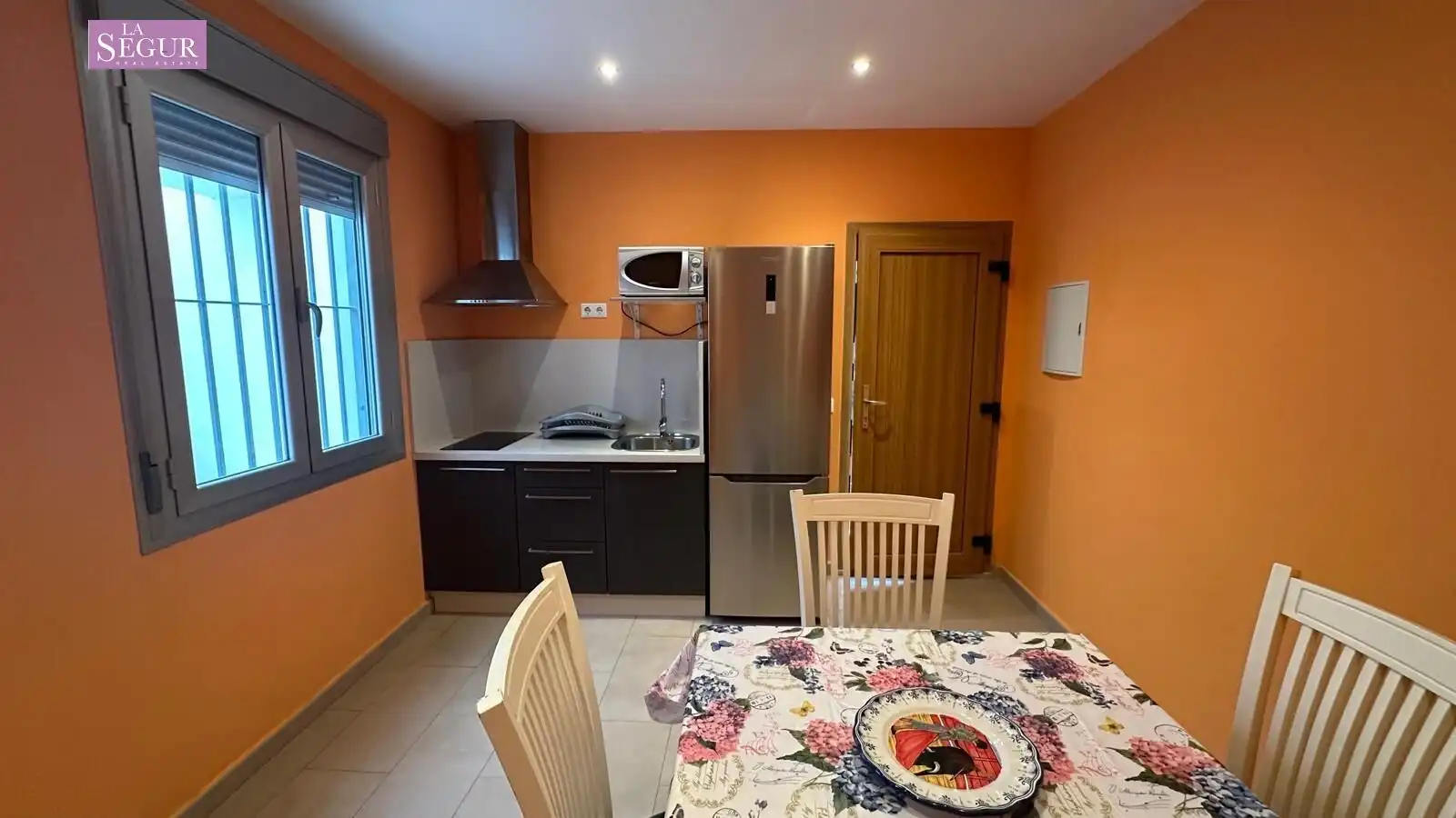Cuina de Dúplex en venda en Conil de la Frontera amb Terrassa, Traster i Moblat