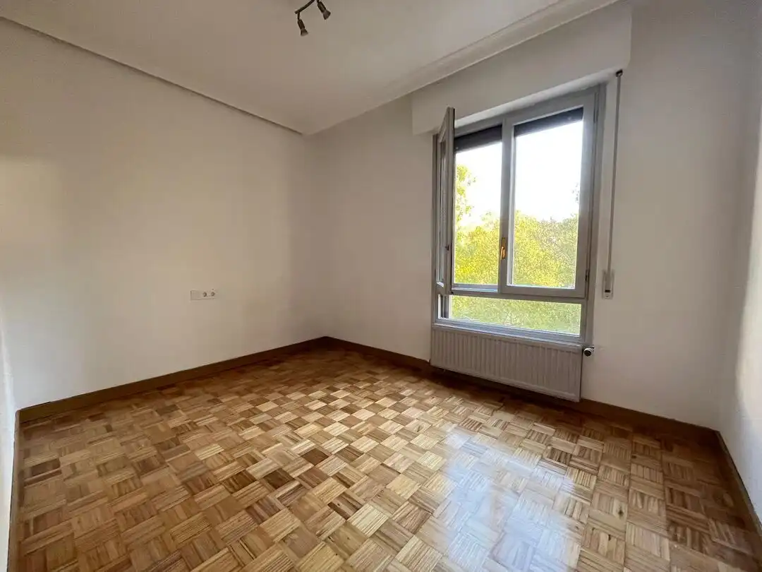 Schlafzimmer von Wohnung zum Verkauf in Barañáin / Barañain mit Heizung und Balkon