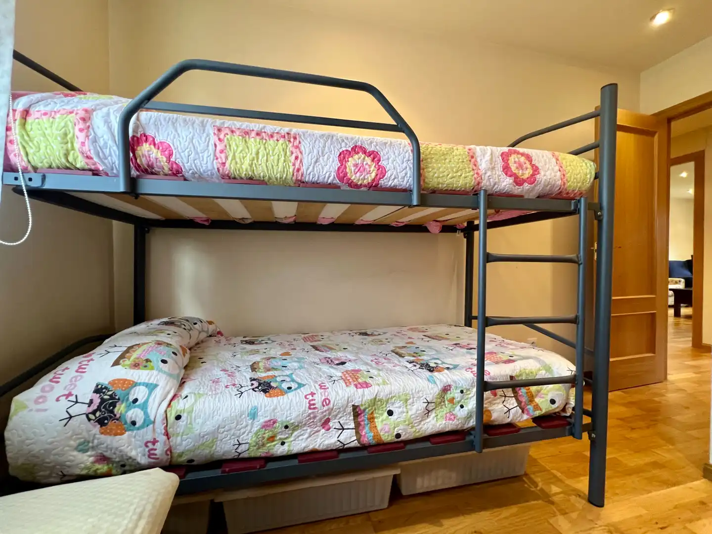 Bedroom of Flat for sale in Jaca  with Heating, Parquet flooring and Terrace