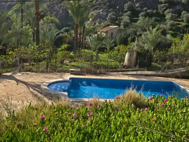 Casa rústica amb piscina en venda a Carrer Carretera R Bon 44