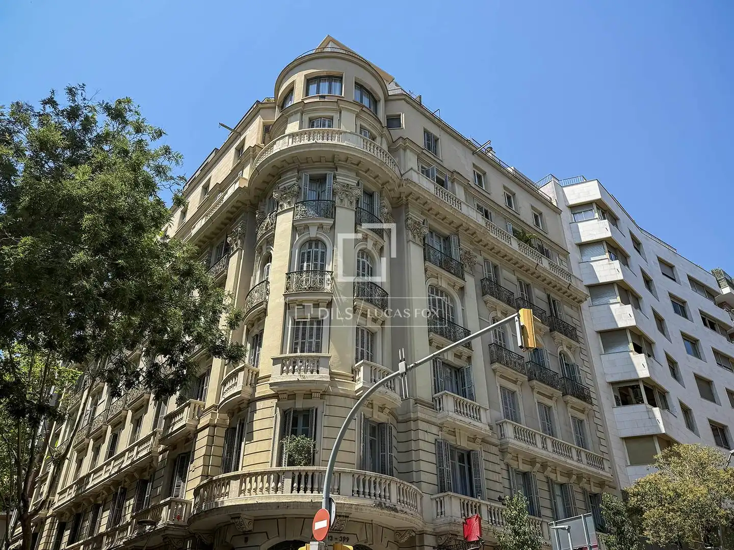 Exterior view of Flat for sale in Barcelona  with Air Conditioner, Heating and Terrace