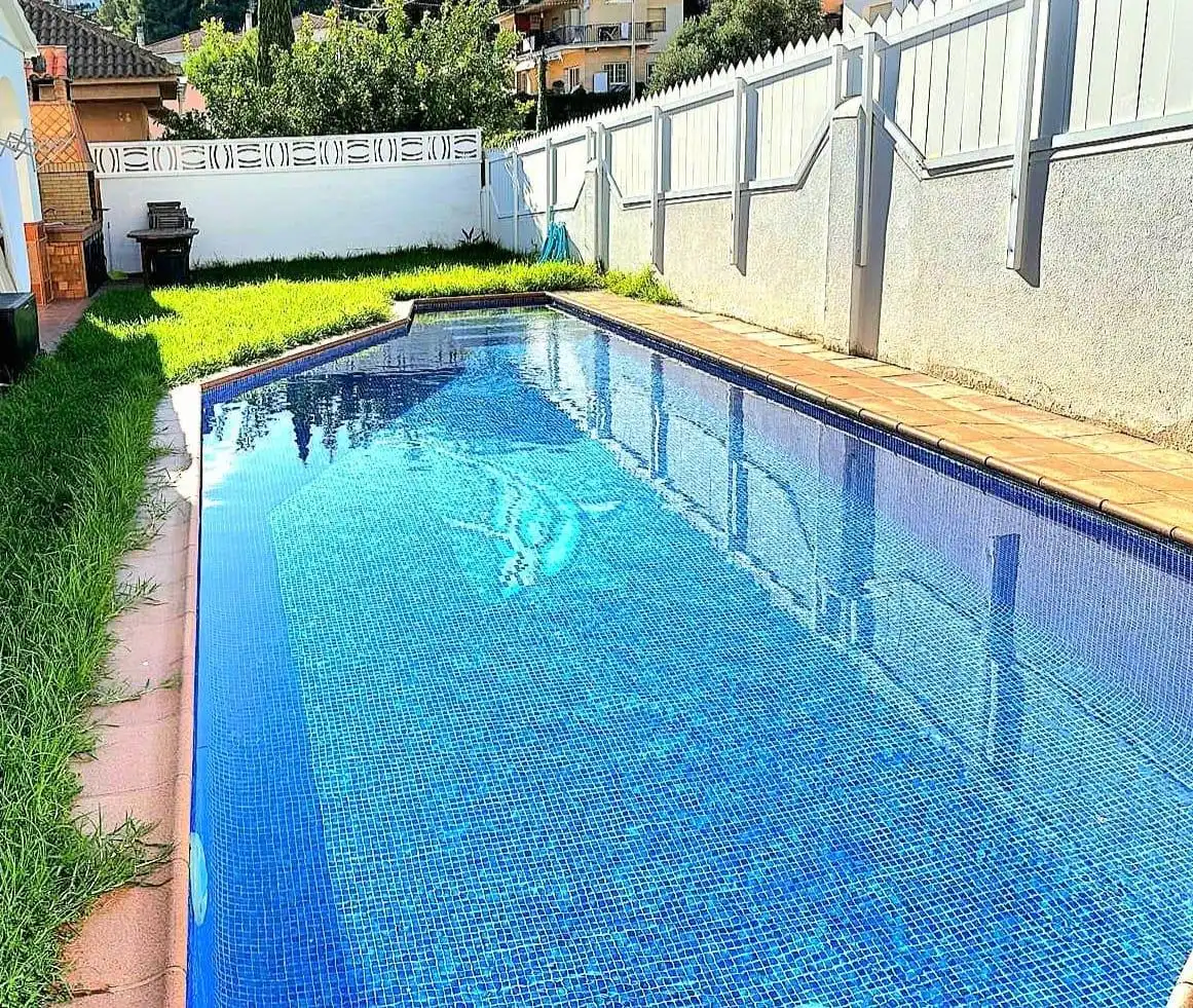 Piscina de Casa o chalet en venta en Calafell con Aire acondicionado, Calefacción y Jardín privado
