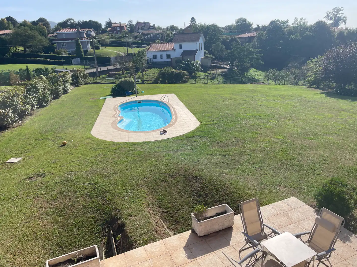 Piscina de Casa o xalet en venda en Gijón  amb Calefacció, Jardí privat i Parquet