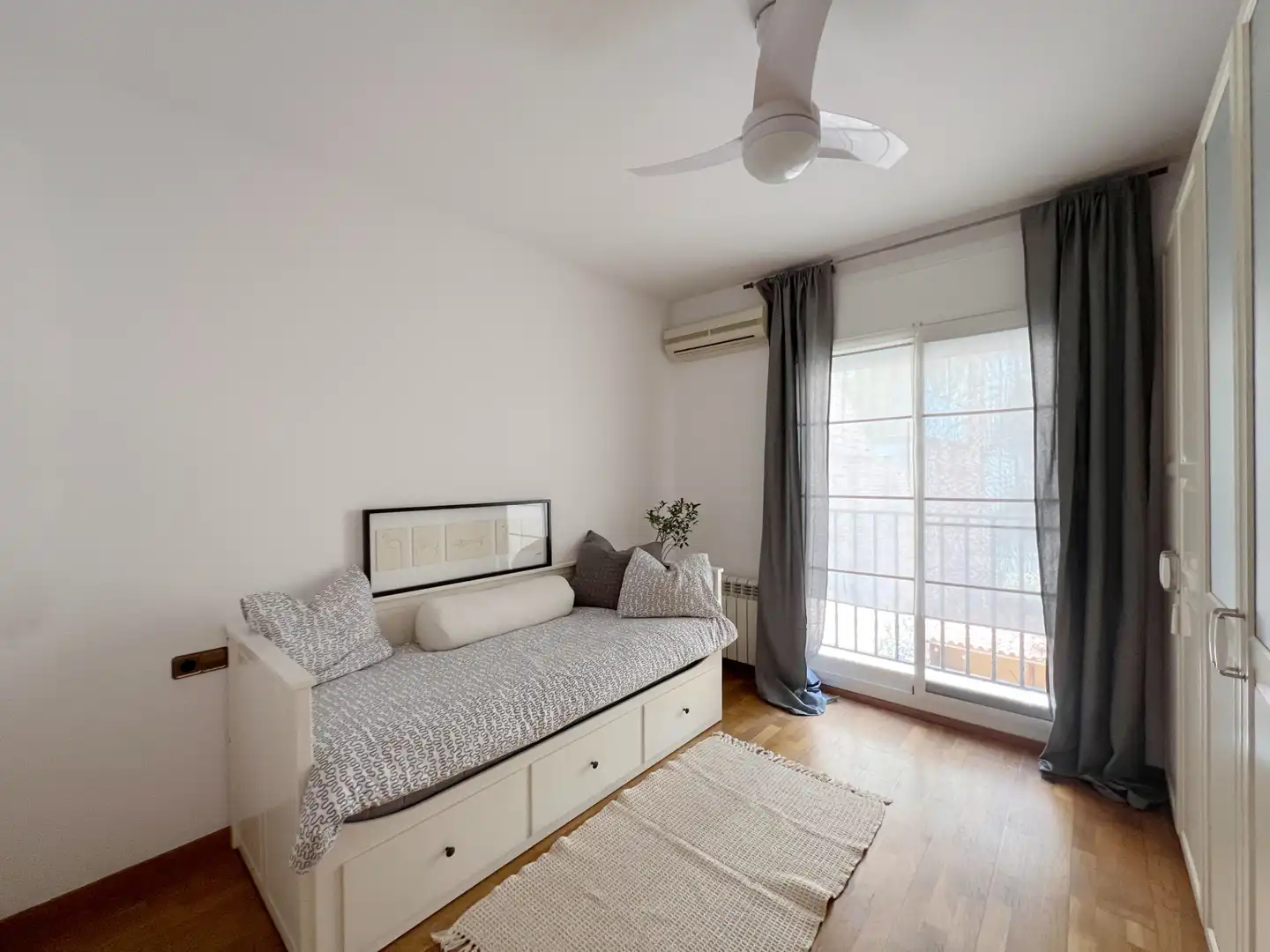 Casa a schiera con giardino in vendita a Passatge de Còrsega 16, imagen 5
