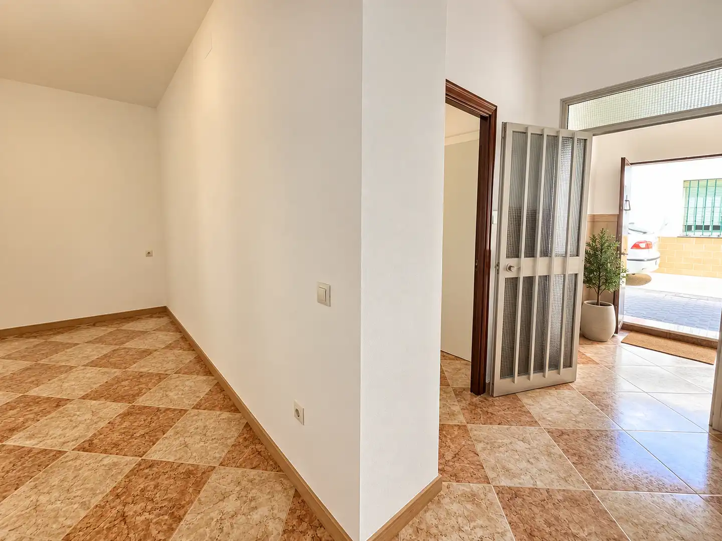 Terraced house to rent in Calle Maestro Granados 20