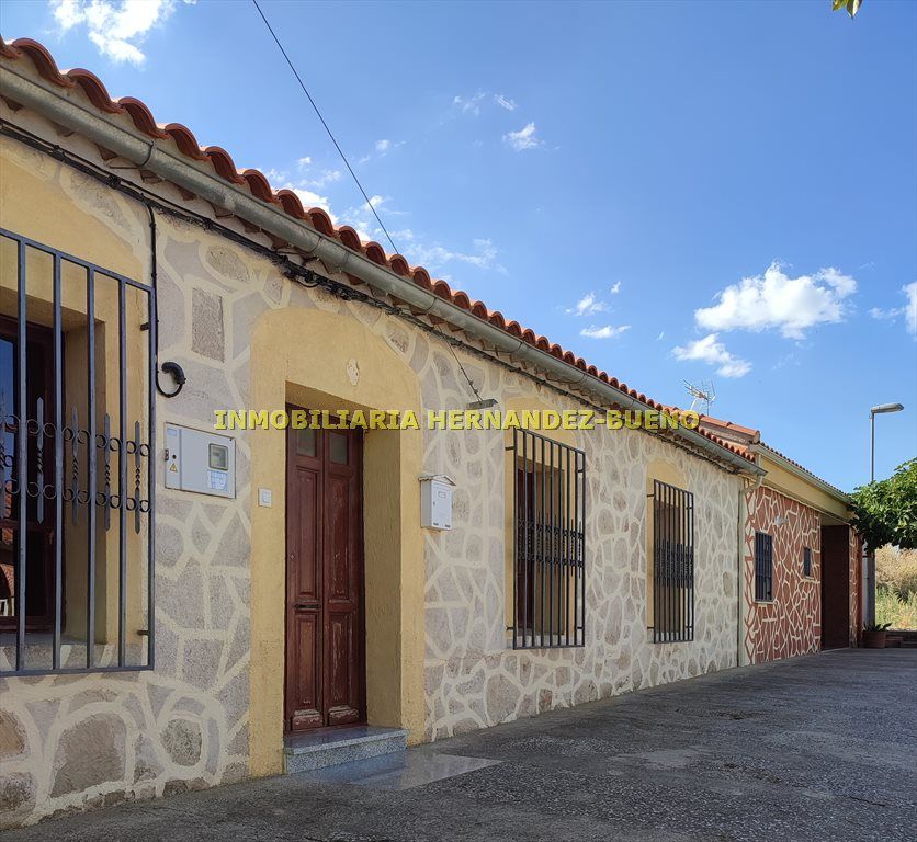 Exterior view of House or chalet for sale in Forfoleda  with Heating and Terrace