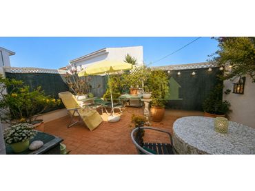 Casa a schiera con balcone in vendita a Costa Norte