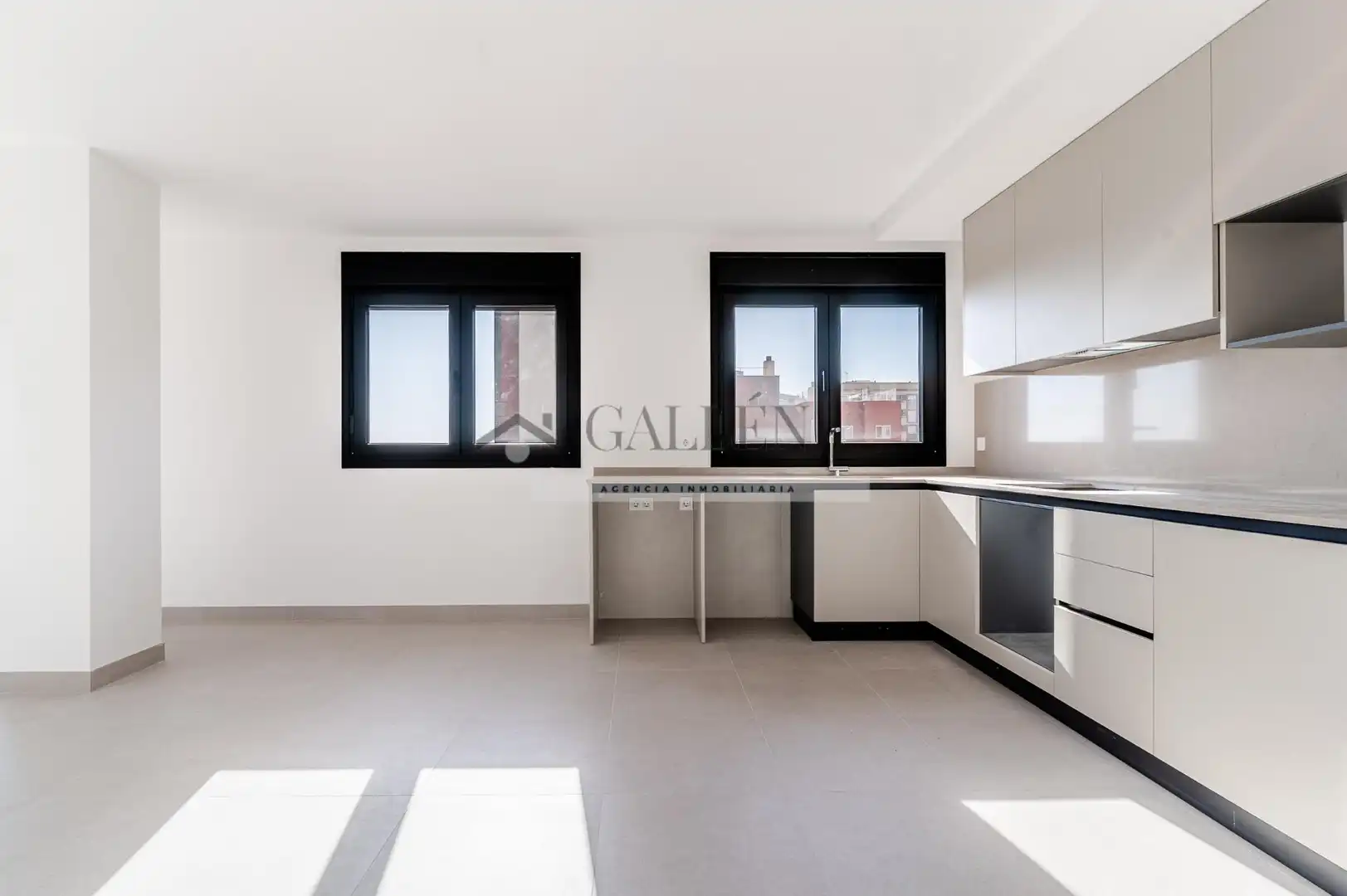 Cocina de Piso en venta en Castellón de la Plana / Castelló de la Plana con Aire acondicionado, Calefacción y Terraza