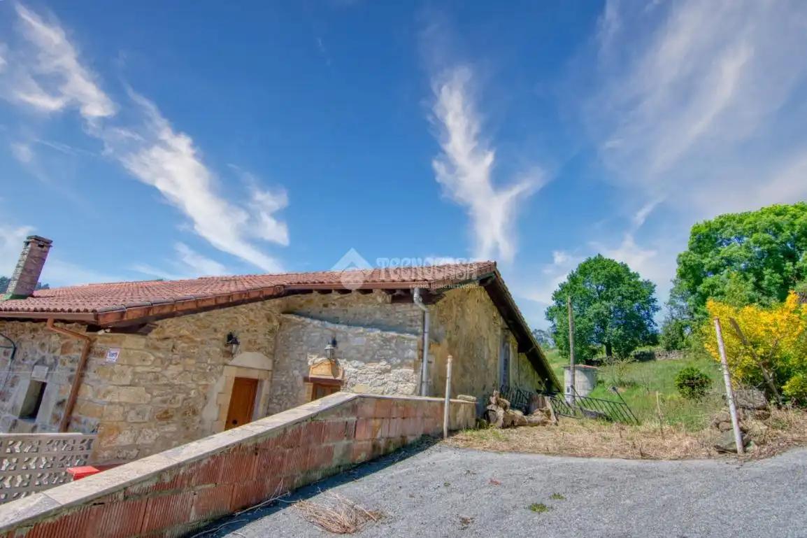 Vista exterior de Finca rústica en venda en Solórzano amb Terrassa i Balcó