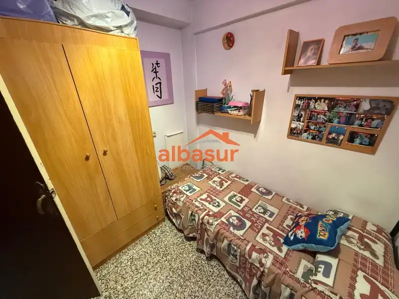 Dormitori de Pis en venda en Córdoba amb Aire condicionat i Terrassa