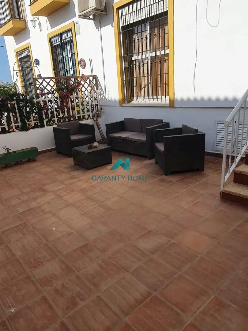 Detached homes for rent in Trayamar