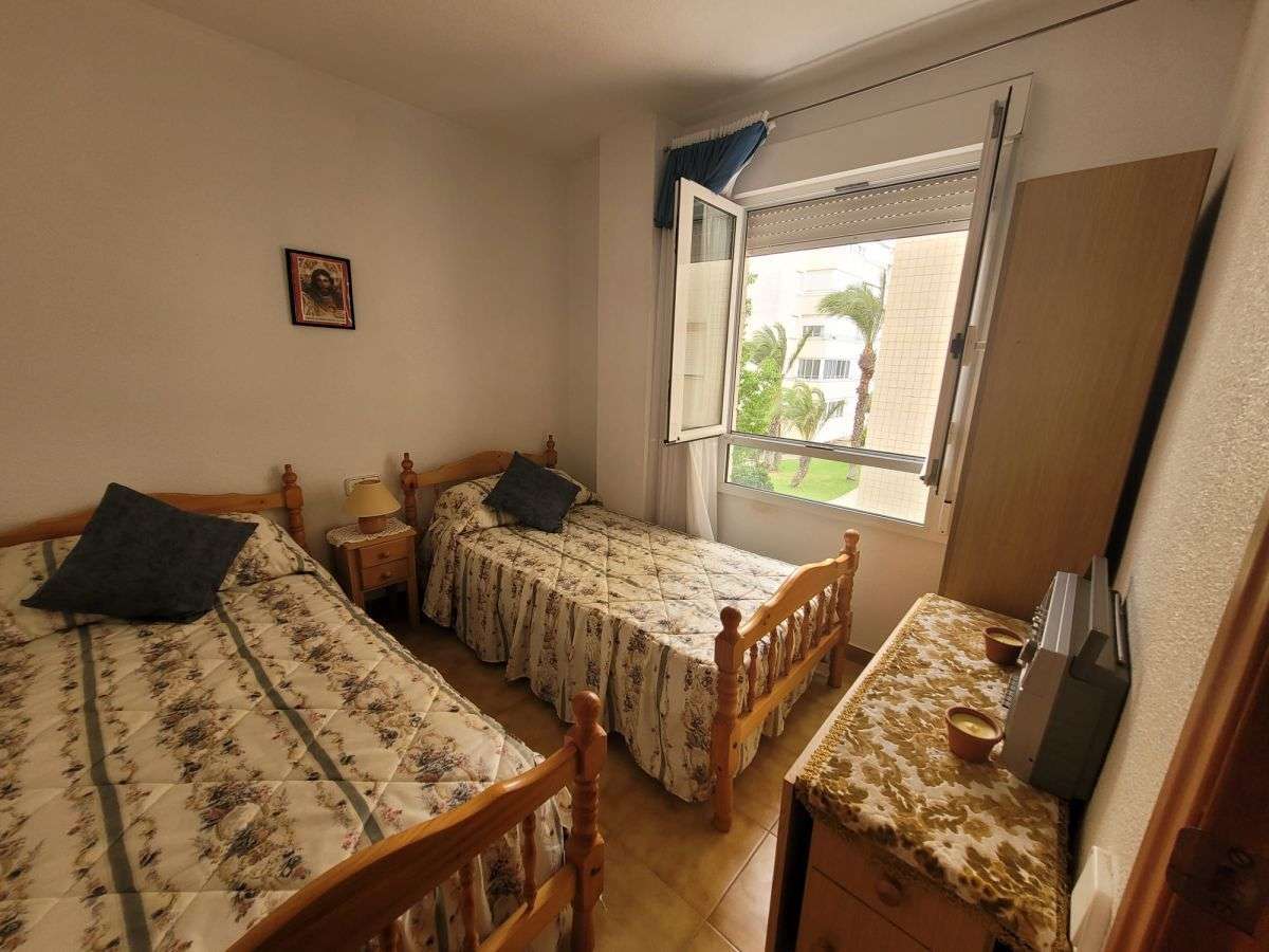 Habitación de Apartamento en venta en Alicante / Alacant con Aire acondicionado, Calefacción y Jardín privado