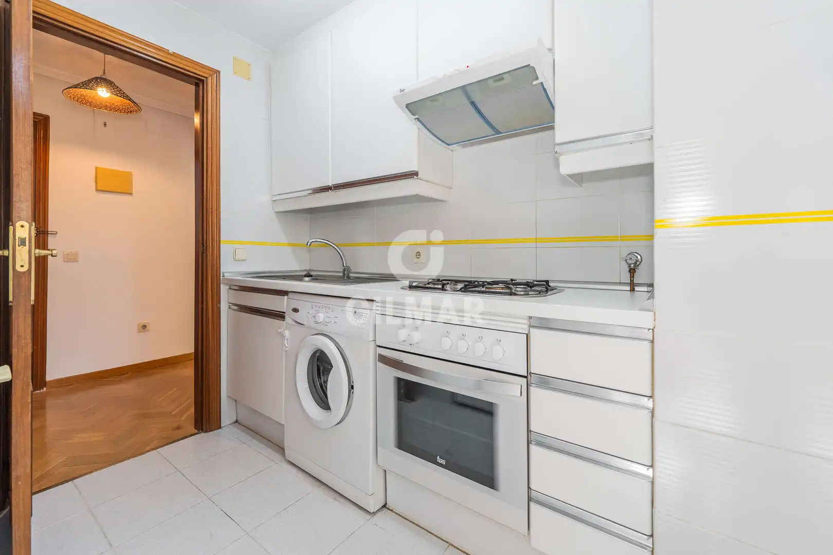 Küche von Wohnung zum Verkauf in Pozuelo de Alarcón mit Heizung, Privatgarten und Abstellraum