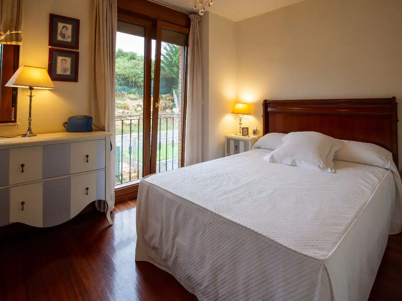 Dormitori de Casa o xalet en venda en Santillana del Mar amb Terrassa i Balcó
