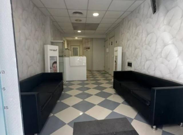 Local comercial en Alquiler en Iriarte en Duggi - Rambla - Los Hoteles