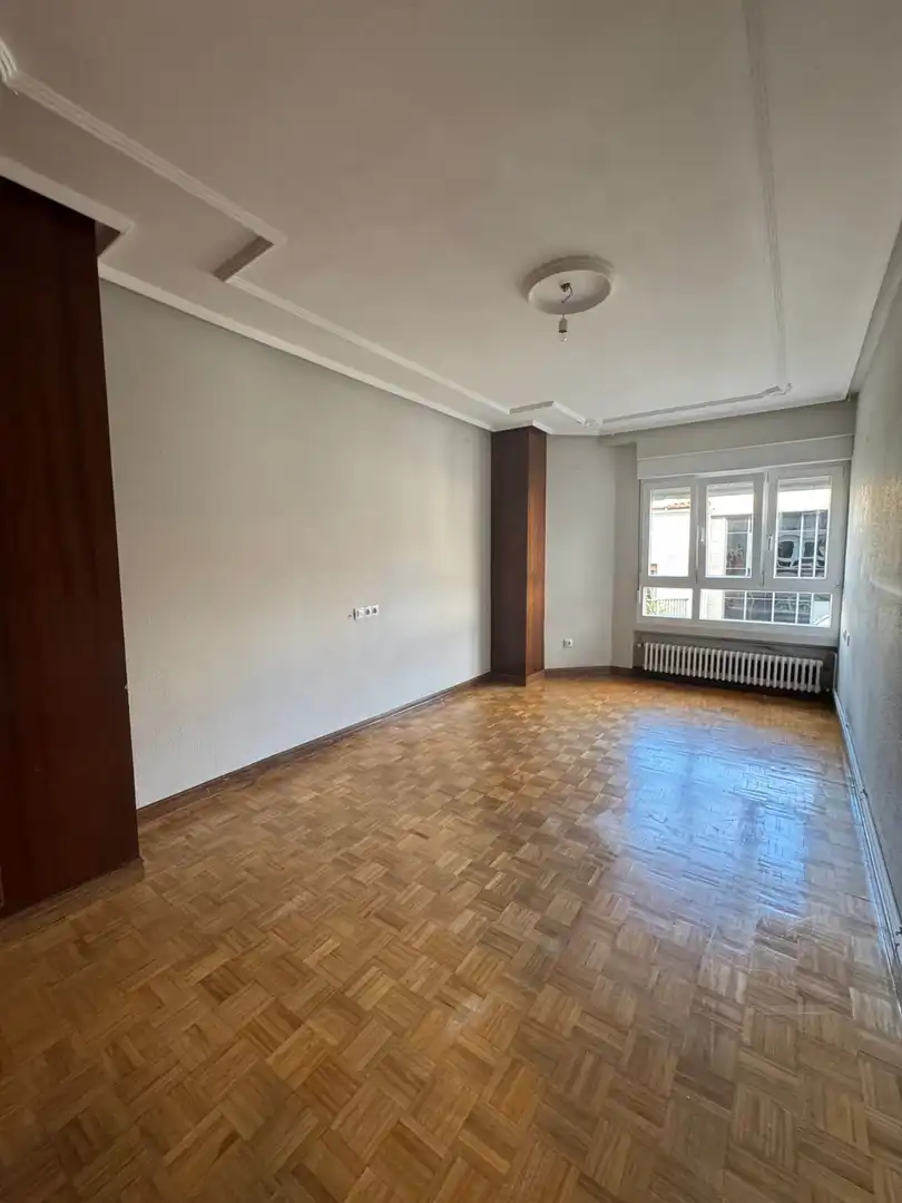 Bedroom of Flat for rent in Gijón   with Heating and Parquet flooring