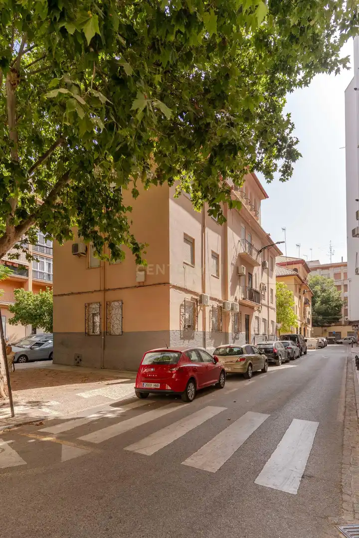 Vista exterior de Pis en venda en Granada