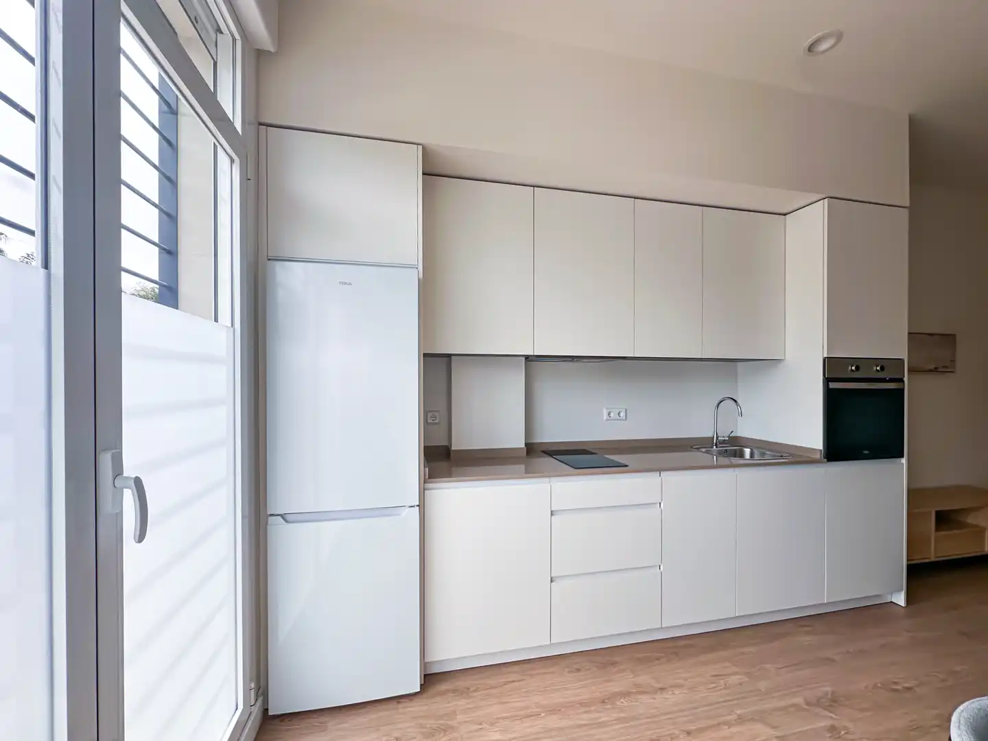 Kitchen of Flat for sale in Sevilla  with Air Conditioner, Furnished and Oven
