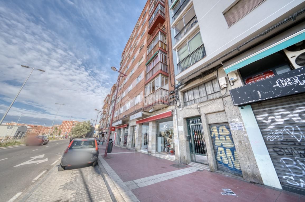 Vista exterior de Pis en venda en Valladolid Capital amb Terrassa