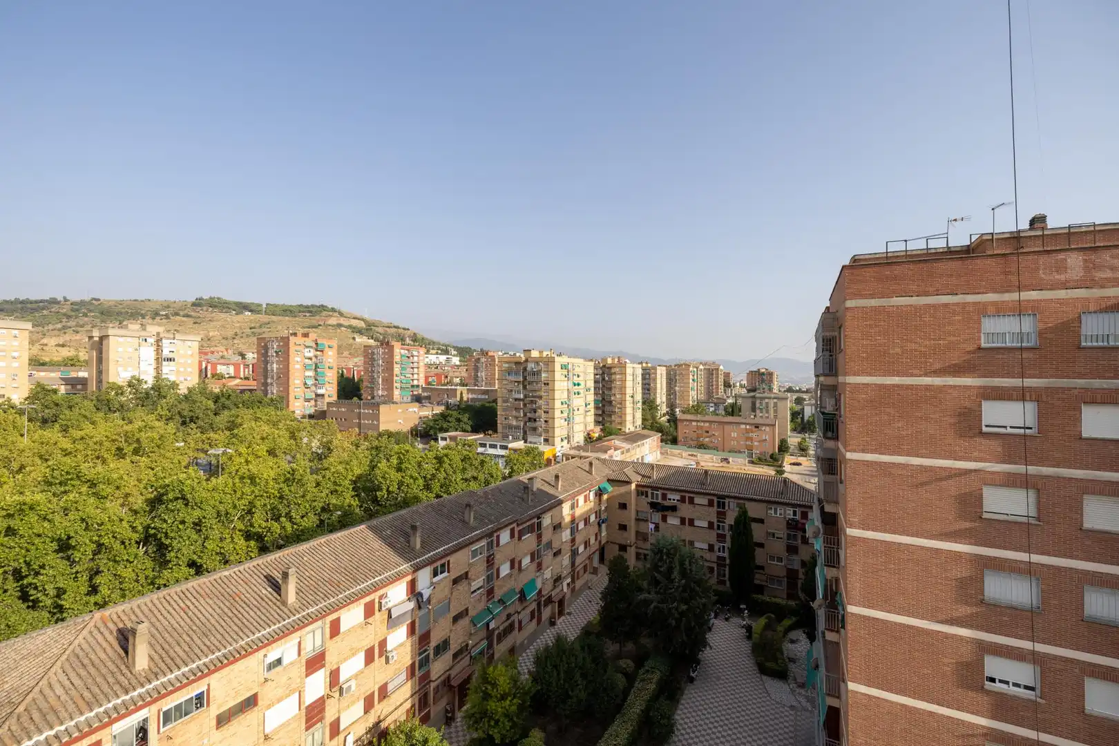 Außenansicht von Wohnungen zum Verkauf in Granada mit Privatgarten