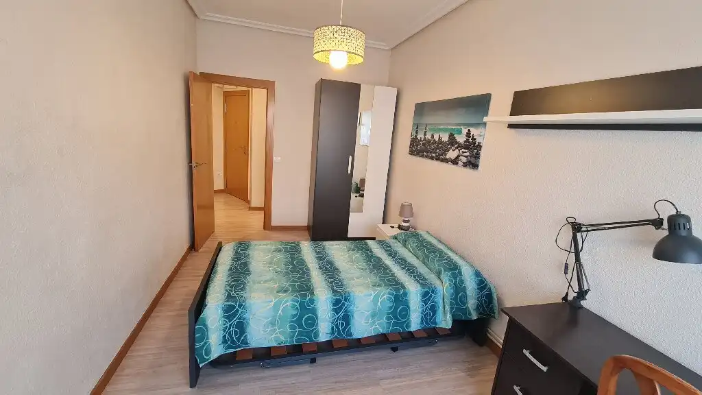 Bedroom of Flat for rent in  Logroño  with Heating, Parquet flooring and Terrace