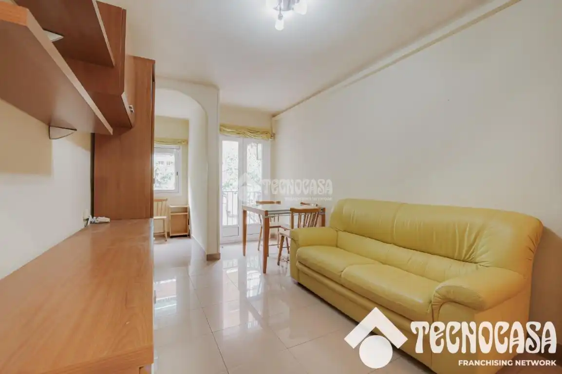 Flat with terrace for sale in Nou Barris, imagen 5
