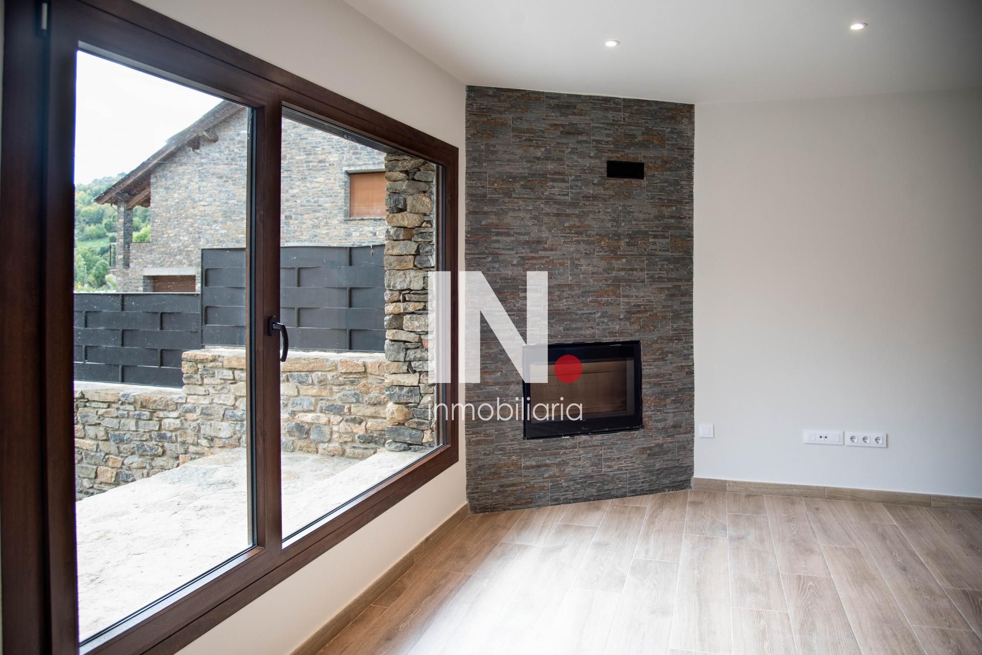 Casa adosada en venda en Sort