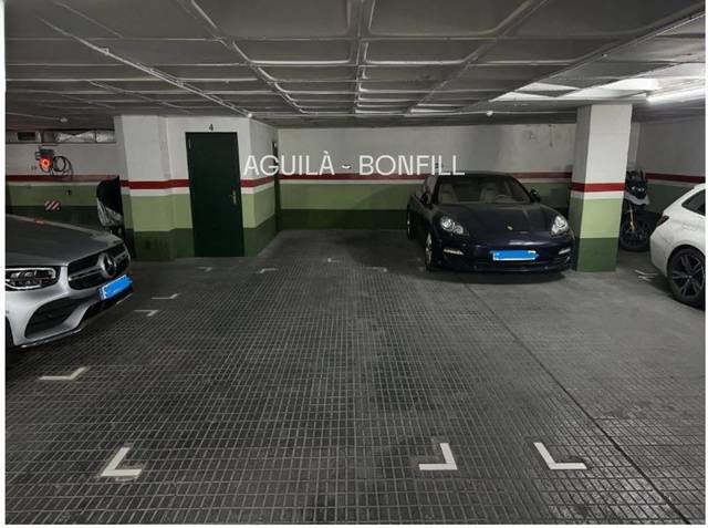 Garaje en Venta en Les Tres Torres