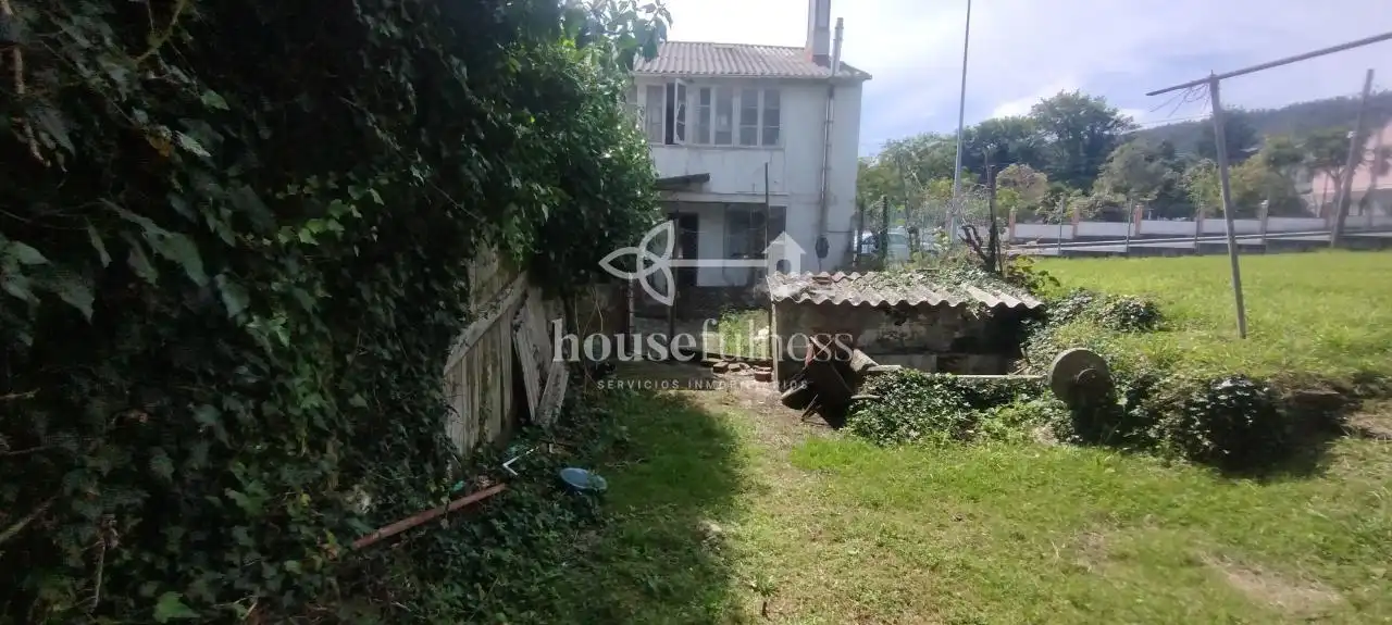 Casa o xalet en venda en Ferrol amb Calefacció, Jardí privat i Parquet